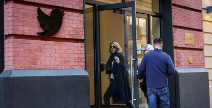 Empleados de Twitter entrando en las oficinas de la compañía en Nueva York.
