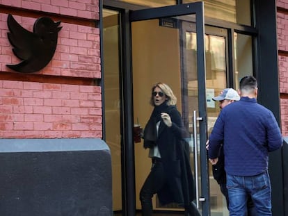 Empleados de Twitter entrando en las oficinas de la compañía en Nueva York.