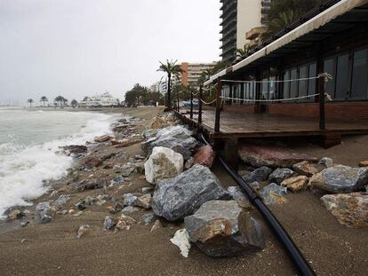 El temporal deja huella en las playas de Málaga