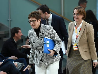 La presidenta de la CDU, Annegret Kramp-Karrenbauer, a su llegada a la reunión del partido sobre migración, integración y seguridad.