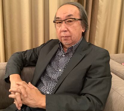El novelista japonés Hideo Yokoyama, retratado en 2020.