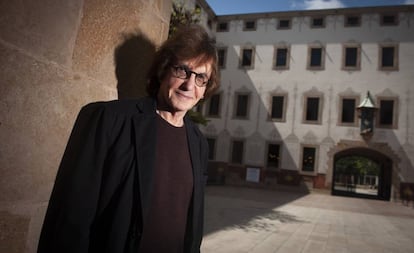 O professor Henry Giroux no pátio do Centro de Cultura Contemporânea de Barcelona