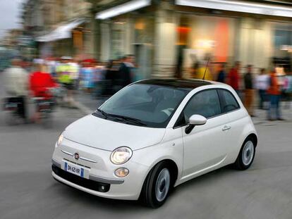 Modelo de coche Fiat de los años sesenta