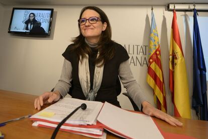 La portavoz del Consell, Mónica Oltra, durante la rueda de prensa posterior al pleno.