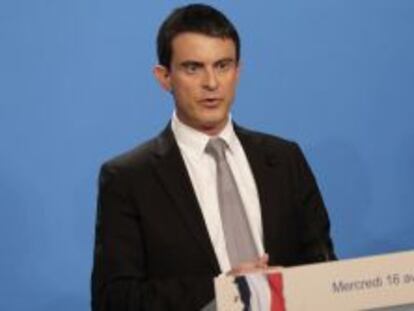 El primer ministro francés, Manuel Valls, comparece tras el consejo de ministros.