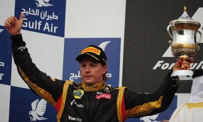 Raikkonen, en el podio del GP de Bahr&eacute;in.