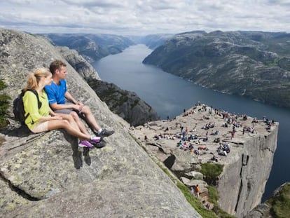 Preikestolen (El Púlpito), cerca de Forsand, un mirador que quita el aliento y una de las principales atracciones de Noruega.