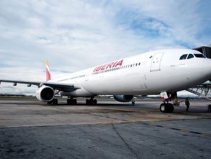 Un A340-600 de Iberia en el aeropuerto de Madrid-Barajas.