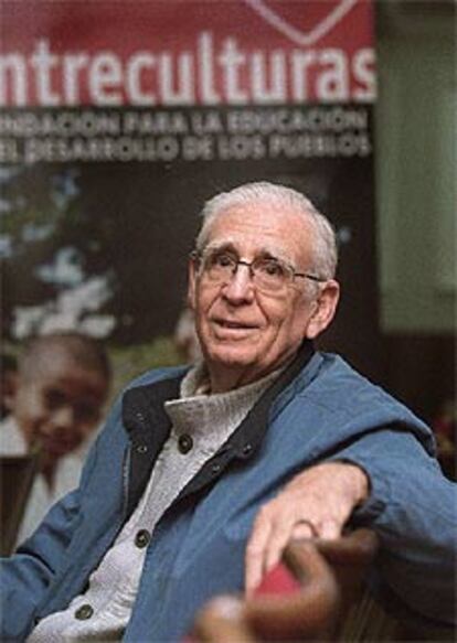 Fernando Cardenal, en la sede de Entreculturas, de Madrid.