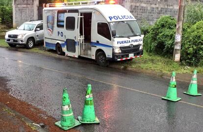 Fuerzas policiales en el Complejo Forense de San Jos&eacute;