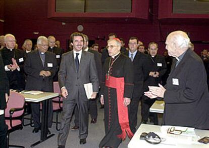 Aznar y el cardenal Rouco, durante el encuentro de prelados europeos y latinoamericanos en El Escorial, el pasado mes.