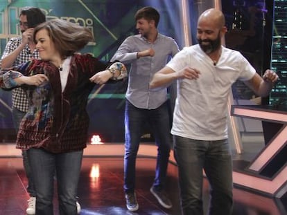 La vicepresidenta del Gobierno, Soraya Sáenz de Santamaría, durante su participación en el programa de televisión El Hormiguero, de Antena 3.