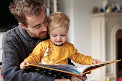La lectura en voz alta la hacemos por nuestros hijos, sí, pero también es una actividad que realizamos por nosotros.