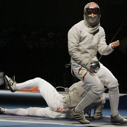 El tirador madrileño Jorge Pina ha logrado un diploma olímpico tras finalizar séptimo en la disciplina de sable. Pina derrotó al campeón olímpico, el italiano Montano (en el suelo) pero después cayó en los cuartos de final ante el francés López.