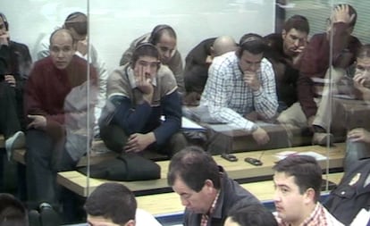 Algunos de los procesados por los atentados del 11-M durante una de las sesiones del juicio