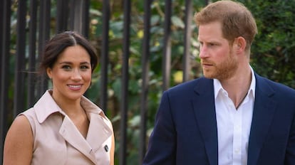 Meghan Markle y Enrique de Inglaterra, durante su viaje por África.