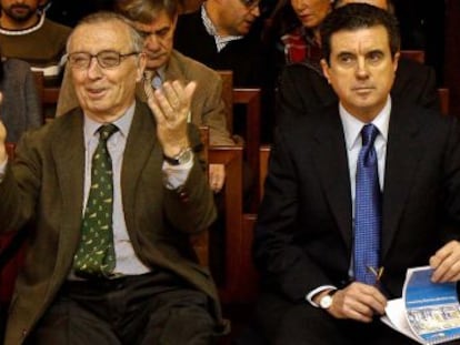 Antonio Alemany (izq) junto a Jaume Matas durante el juicio en 2012.