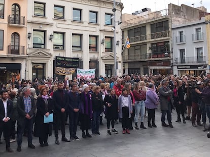 Concentración el pasado miércoles en el Ayuntamiento de Badalona contra la violación a una niña de 11 años.