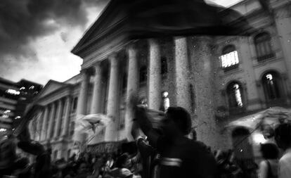 Prédio histórico da UFPR, em Curitiba, cenário de uma série de manifestações plurais.
