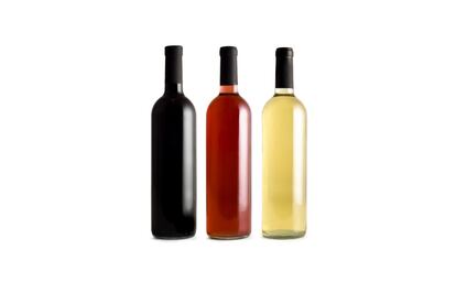 <p>Aunque estemos acostumbrados a guardar las botellas de vino en horizontal, que es lo que se hace cuando están cerradas, una vez abiertas es mejor mantenerlas en vertical. Así, concluyen los expertos en vino, "disminuye el contacto del aire con el vino y se evitan las oscilaciones de la botella".</p>