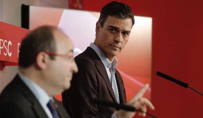 Miquel Iceta y Pedro Sánchez durante la rueda de prensa tras la reunión de la ejecutiva del PSOE.