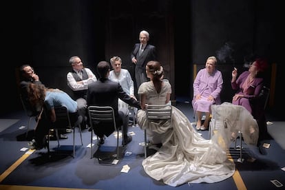 Una escena de 'Los Gondra (una historia vasca)', en el Centro Dramático Nacional.