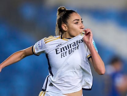 Olga Carmona celebra un gol marcado para el Real Madrid ante el Chelsea.