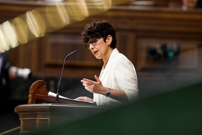 La portavoz del PNV en el Congreso, Maribel Vaquero, interviene durante el pleno extraordinario de este miércoles.