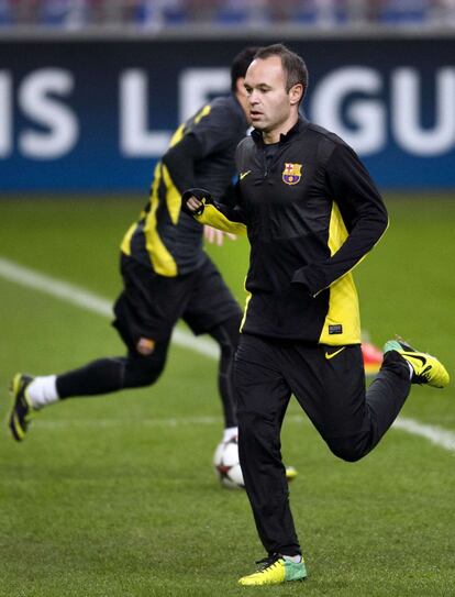 Iniesta, en un instante del entrenamiento en Ámsterdam.