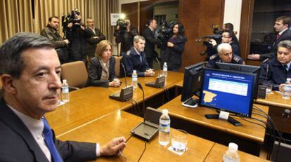 La ministra de Defensa, Carme Chacón, junto al jefe del Estado Mayor de la Defensa, José Julio Rodríguez, el pasado domingo.