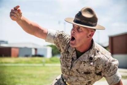 Un instructor de entrenamiento en Parris Island