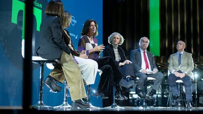 De izquierda a derecha, Ana Torres, Anna Bajo Sanjuan, Mar España Martí, María Acaso, Mariano Jabonero y Santiago Iñiguez. 


 / INMA FLORES