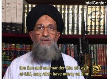 Fotgrama del vídeo de Al-Zawahiri en que el clérigo jura venganza por la muerte de Al-Libi