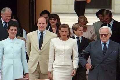 En 1997 el Príncipe Raniero, junto con su 74 cumpleaños, conmemoró los 700 años de reinado de su familia, la dinastía Grimaldi. Y dos años después vivió la celebración del 50 aniversario de su llegada al trono del principado.