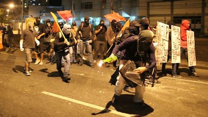 Demonstrators near Maracan&aacute; Stadium.
 