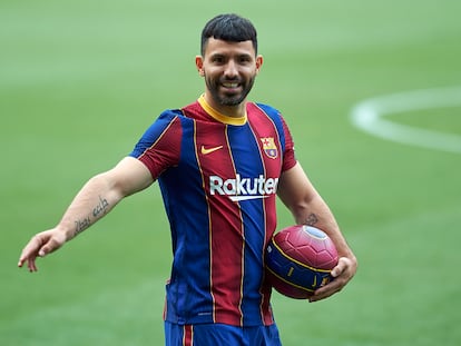 Agüero, en su presentación en el Camp Nou.