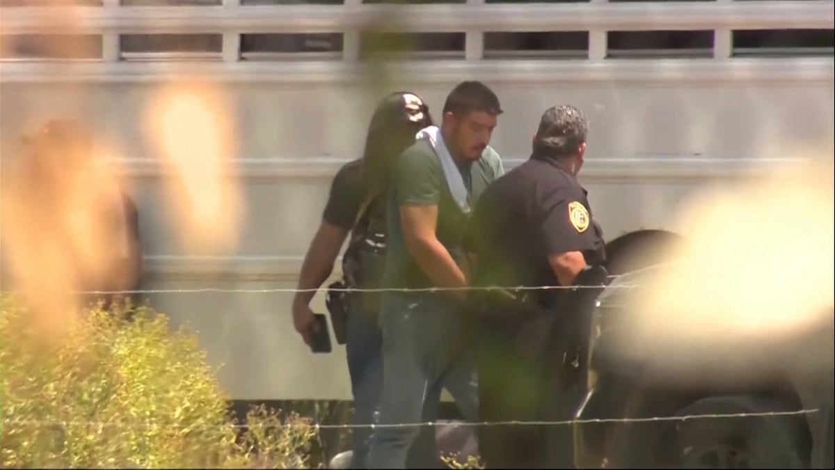 Siete detenidos y once migrantes hospitalizados tras una redada en