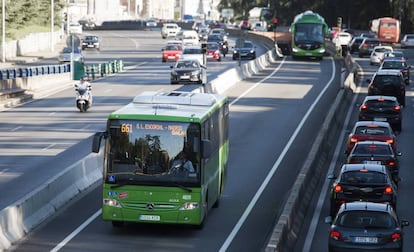 Autobuses interurbanos que van a hacer huelga durante este mes.
