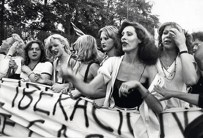 Personas transexuales encabezan el primer Orgullo LGTBI (entonces llamado Gay) español, en Madrid en 1978.