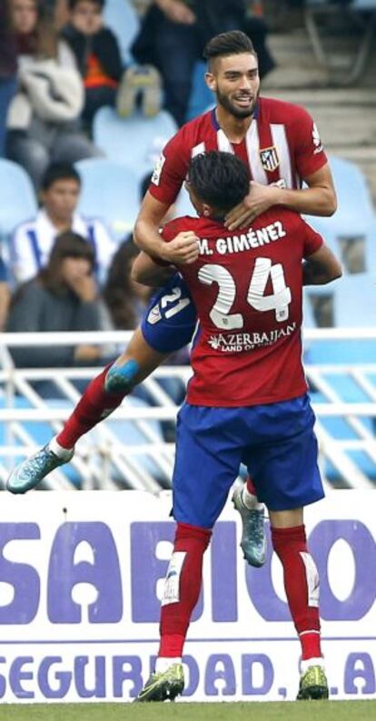 Giménez felicita a Carrasco por su gol