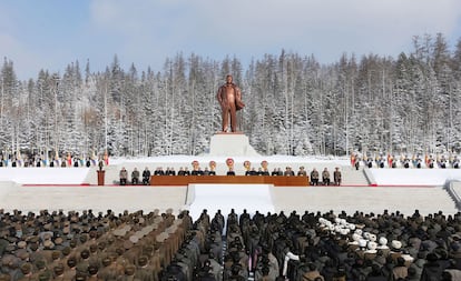 Reunión por el 80 aniversario del nacimiento de Kim Jong-il, presidida por Kim Jong-un, en febrero.