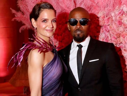 Katie Holmes y Jamie Foxx en la gala del Museo Metropolitano de Nueva York, el lunes.