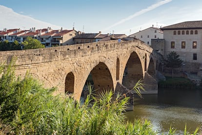 El puente románico de Puente la Reina (Navarra).