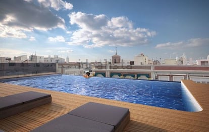 Piso en el Barrio de Salamanca, Madrid. El quinto puesto es para esta espectacular vivienda de obra nueva en el centro de Madrid, que cuenta con 237 metros cuadrados y cinco habitaciones. Unos acabados de diseño que son el imán perfecto para las visitas.