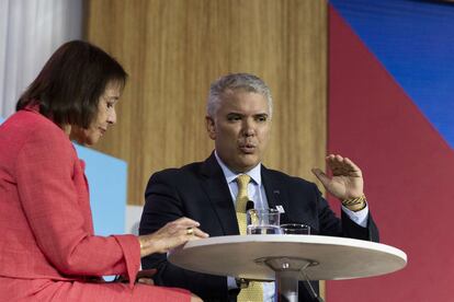 Iván Duque, mandatario de Colombia, participó este miércoles en la Cumbre Empresarial de las Américas, el foro oficial para el sector privado en la Cumbre. "Más que hablar de giros, lo que me preocupa es la demagogia, el populismo, la posverdad, la polarización", sostuvo el gobernante, que se mostró preocupado ante los polos opuestos entre los que tendrá que votar la población de su país.