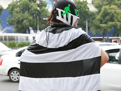 Peatónito: el luchador por los peatones de México DF