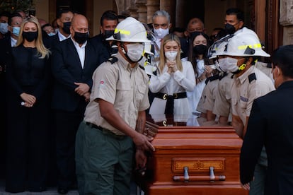 Familiares de Aristóteles Sandoval, durante el funeral del exgobernador, el 19 de diciembre.