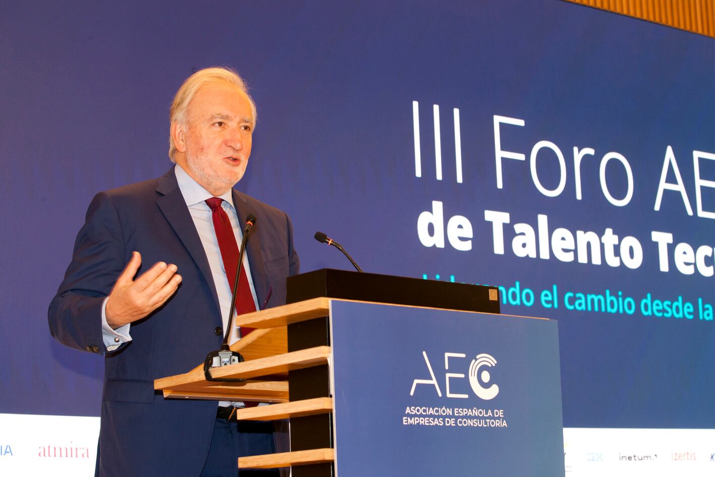 Las consultoras tecnológicas aumentaron sus plantillas un 4,7% en 2025 marcadas por la IA