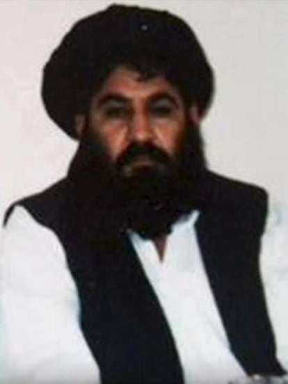 Akhtar Mansur en una fotografía sin fecha determinada, que fue distribuida por los talibanes a través de la agencia Reuters.