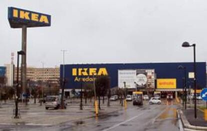 Vista de la fachada de una tienda del gigante de la decoración sueco IKEA. EFE/Archivo